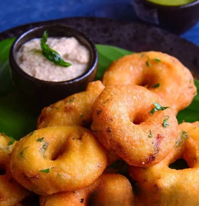 Medu Vada with Chutney